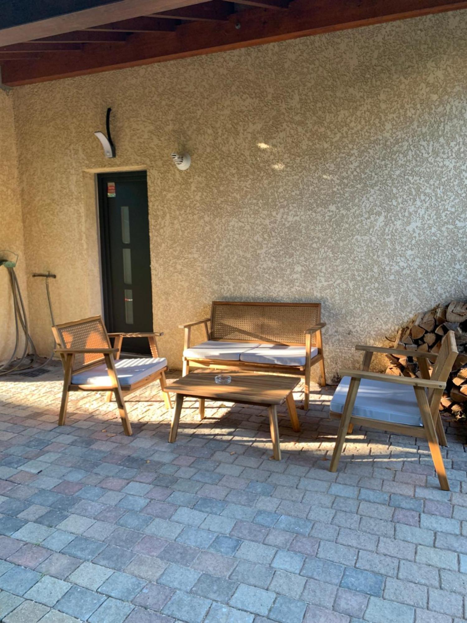 Studio Equipe Le Chasseland Chassieu Exterior foto