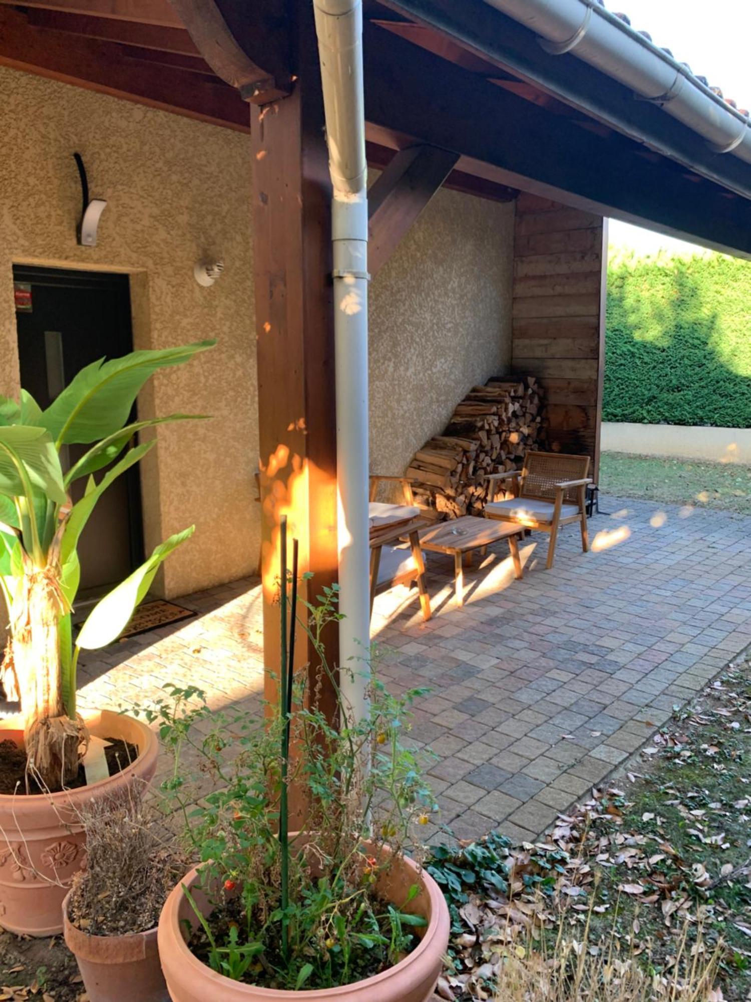 Studio Equipe Le Chasseland Chassieu Exterior foto
